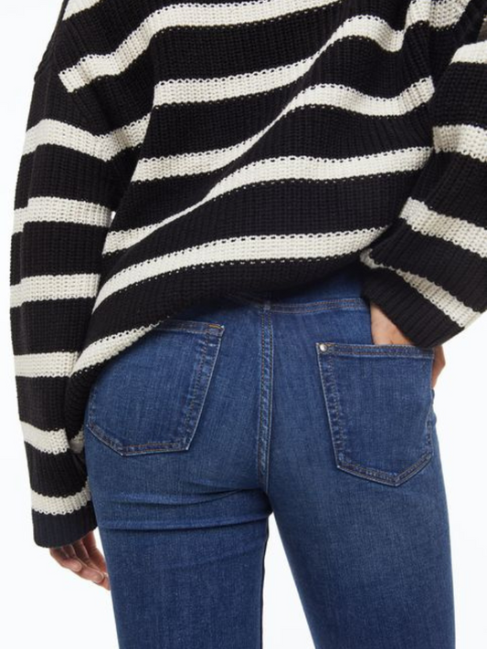 Denim Jeans Azul Medio Casual: Perfectos para Después del Embarazo