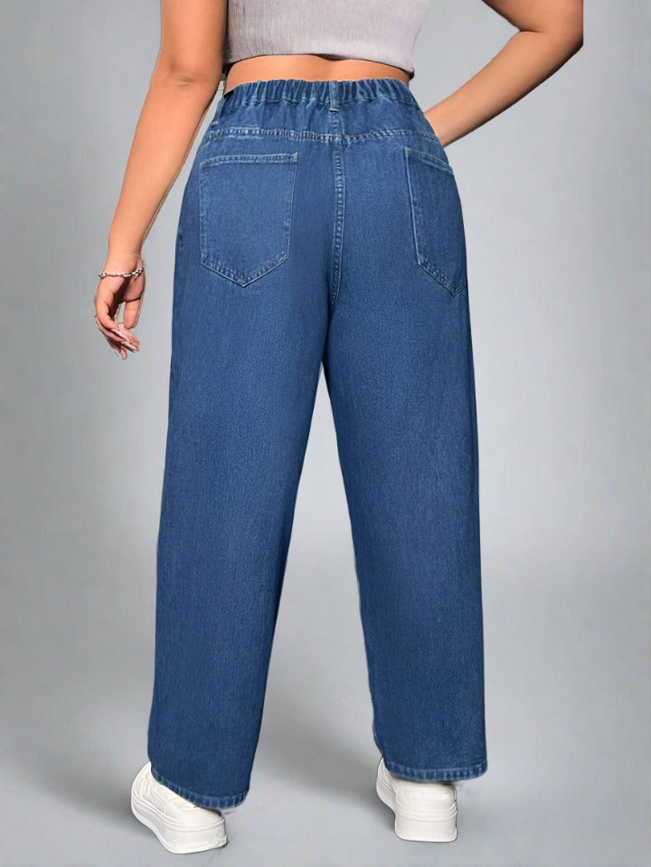 Detalle de cintura alta en Mom Jeans de PDMX perfectos para figuras curvilíneas