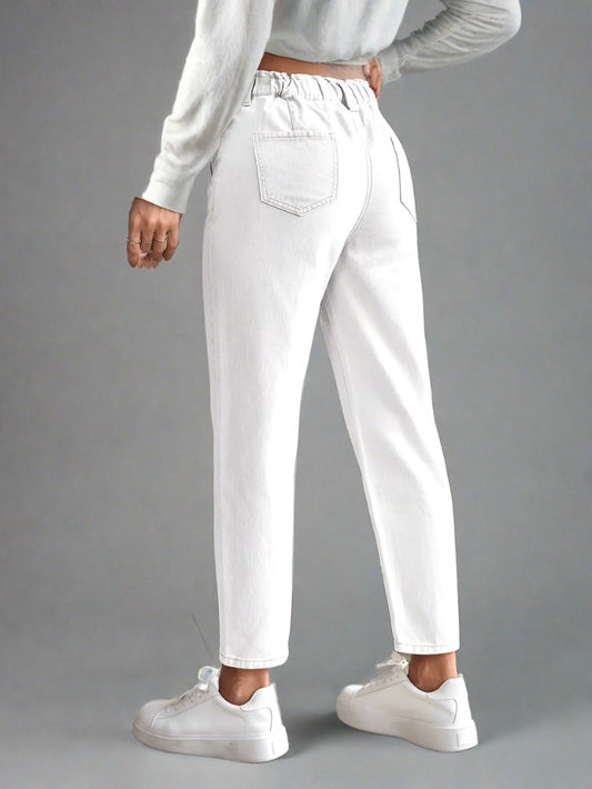 Look casual chic con Jeans Mom Blancos de PDMX para Mujer