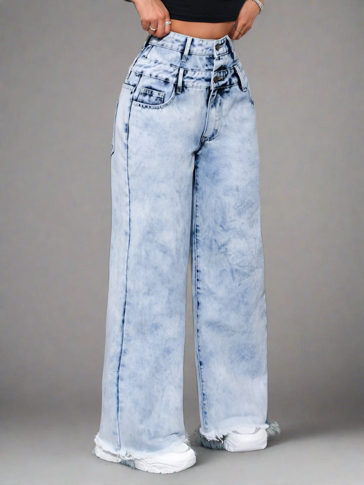 Moda femenina PDMX: jeans de pierna ancha en tono celeste