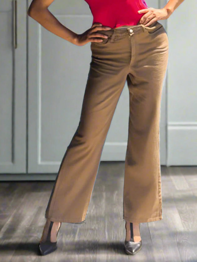 Pantalones de mezclilla para mujer en color caramelo premium