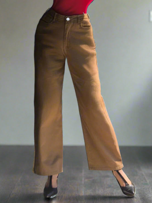 Pantalones Mom Fit de Línea Recta en color camel para mujer
