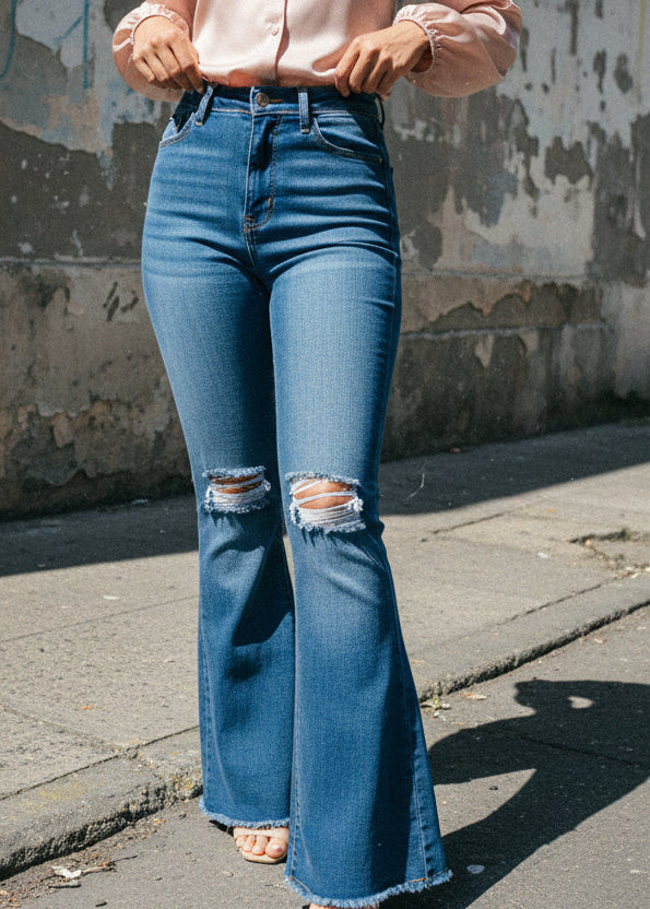Jeans Campana Azul Rotos con Estilo