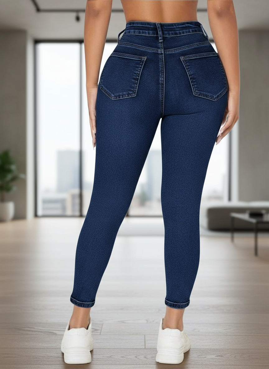 Jeans Azules De Tiro Alto Y Ajustados