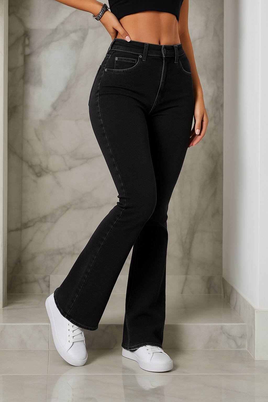 Jeans Campana Negros Esenciales de Tiro Alto