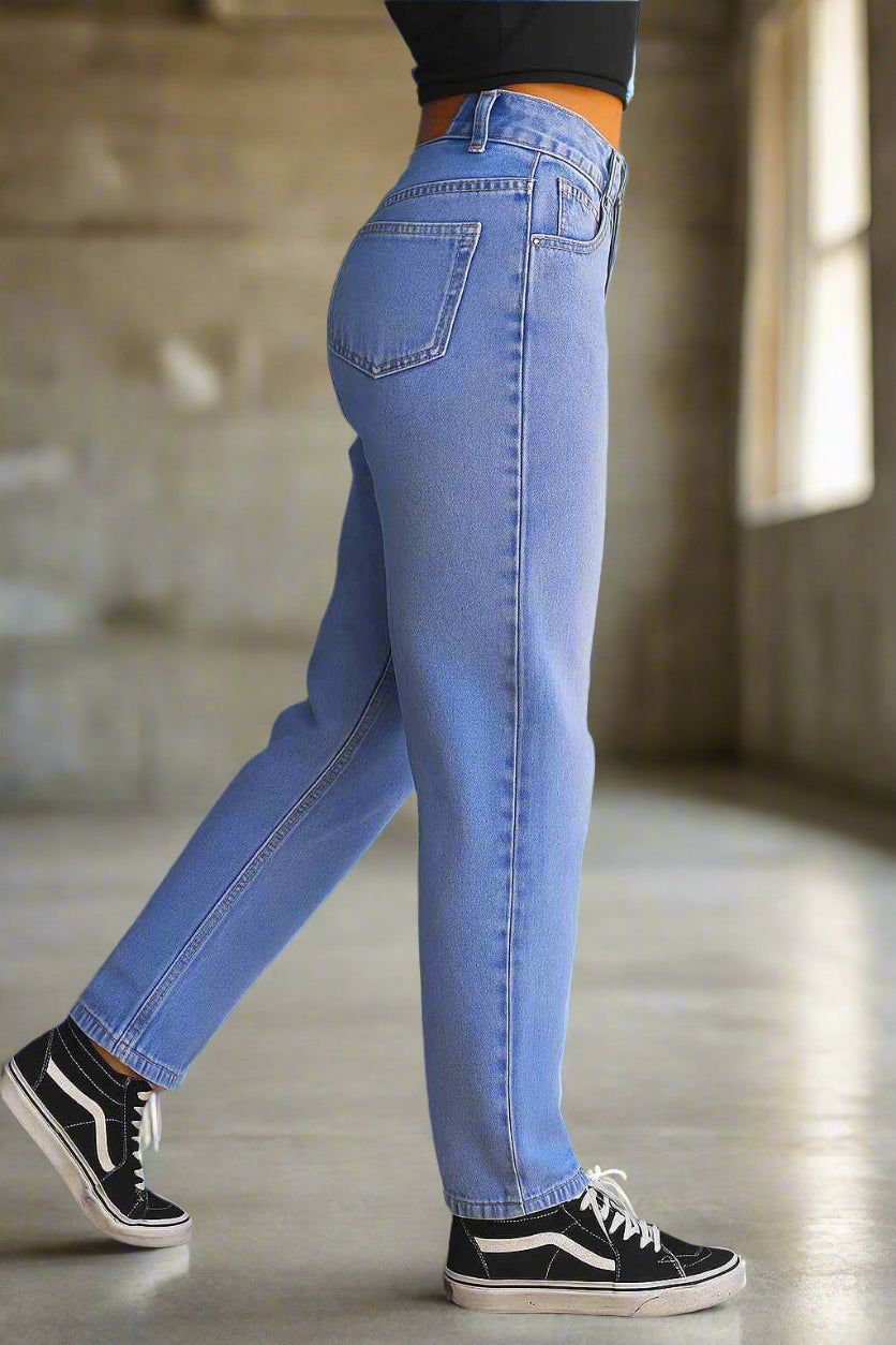 Pantalón Mom Jeans Azul Claro denim rígido