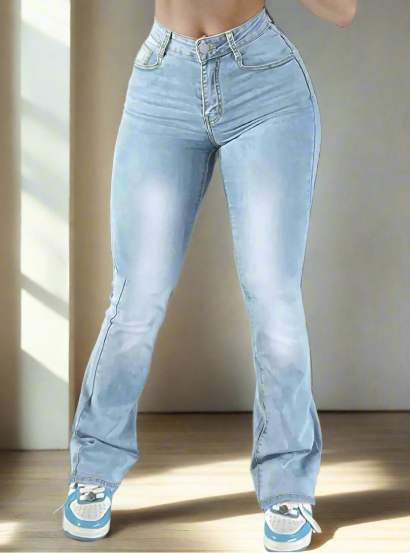 Jeans Flare Rasgados en Azul Cielo para Mujer