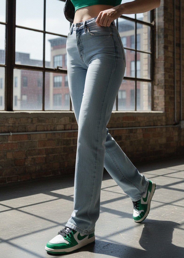 Cintura Alta Mom Jeans Slim Fit Azul Claro Stretch