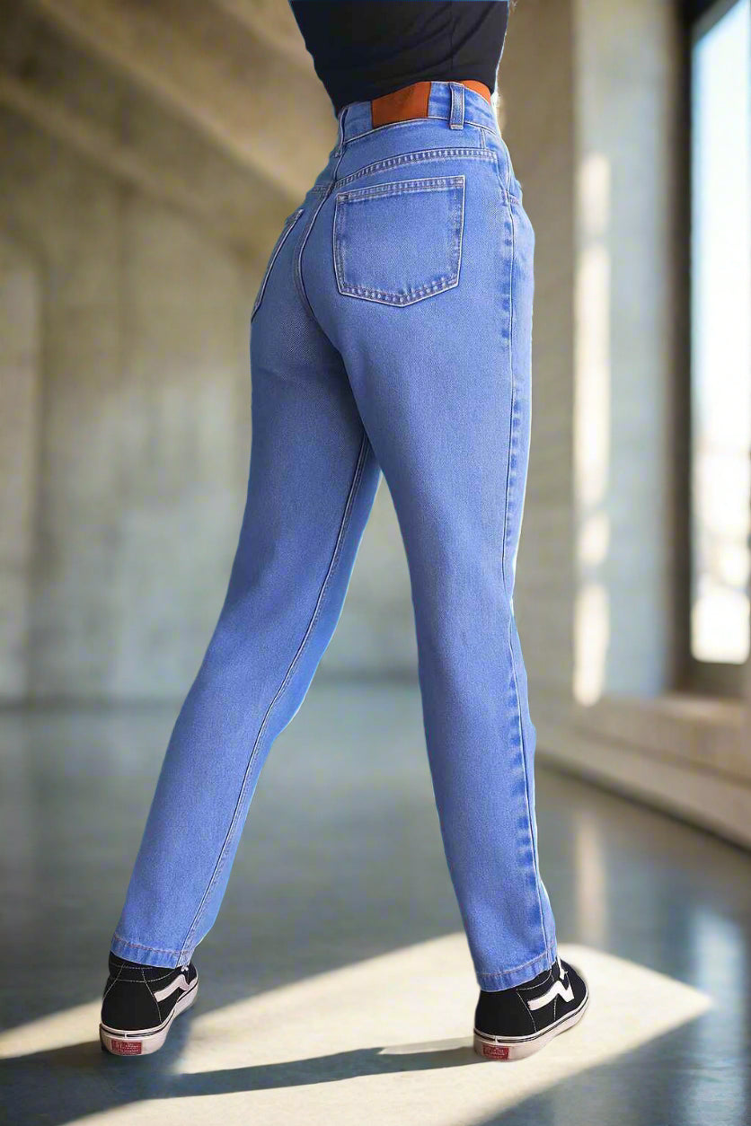 PDMX Mom Jeans mezclilla rígida mujer