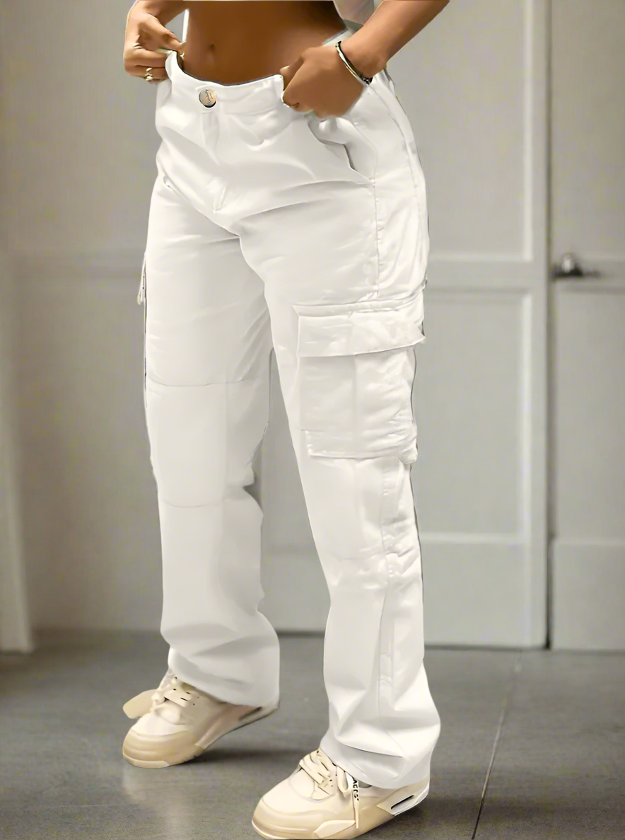 Pantalón blanco cargo para mujer – Estilo casual y relajado con ajuste perfecto