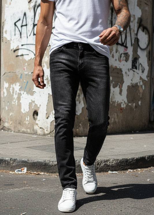 Jeans Negros Desgastados de Corte Regular