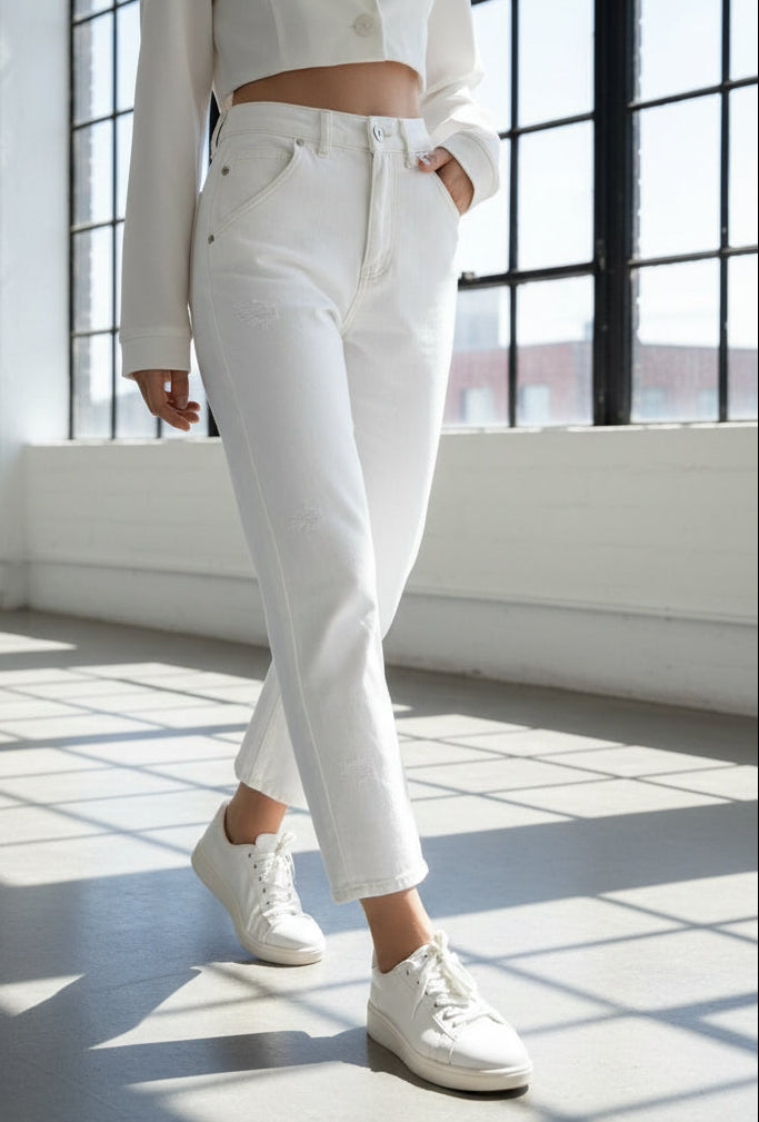 Look casual chic con Jeans Mom Blancos de PDMX para Mujer