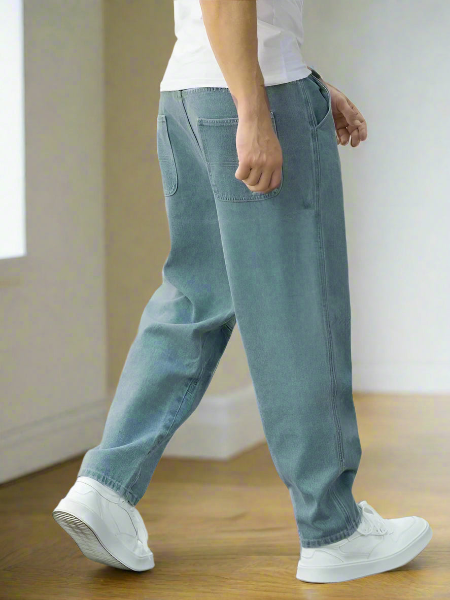 Jeans boyfriend azules cielo para hombre – estilo relajado y moderno