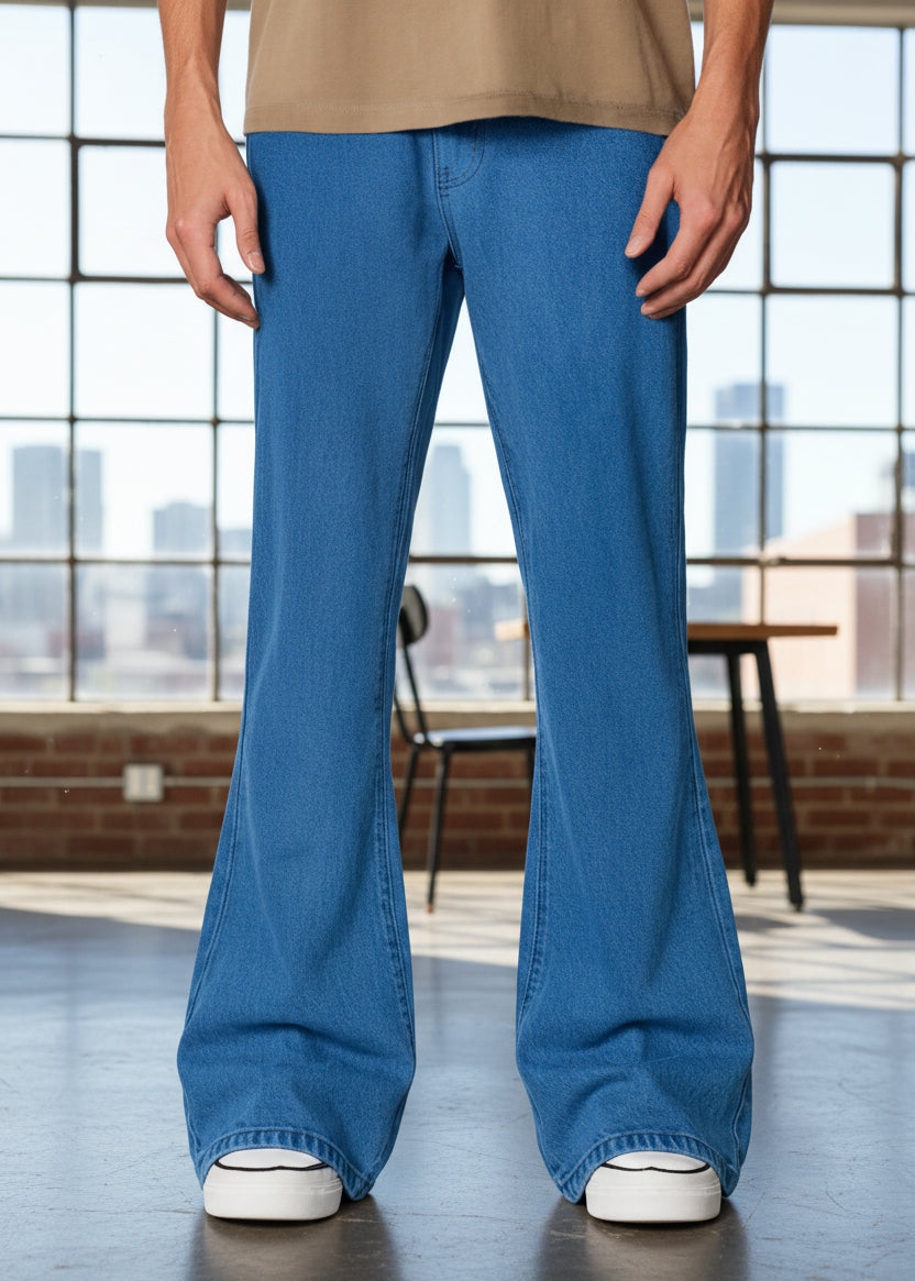 Moda Masculina Retro: Jeans de Campana Azul Cielo PDMX