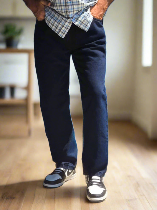 Jeans de mezclilla premium azul oscuro con corte recto y bolsillos funcionales – PDMX Jeans